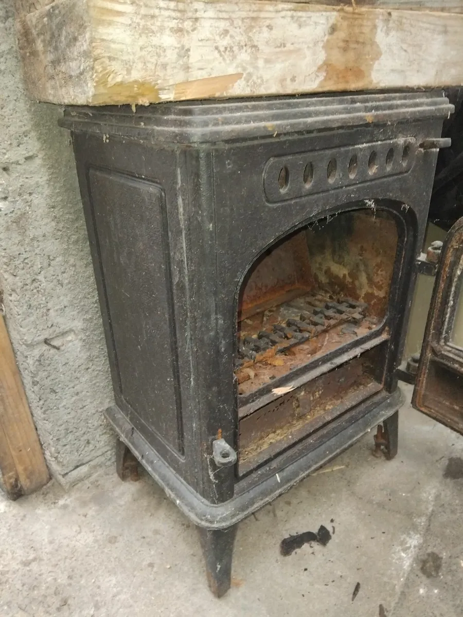 Brid cage & little stove & two pigeon s - Image 2