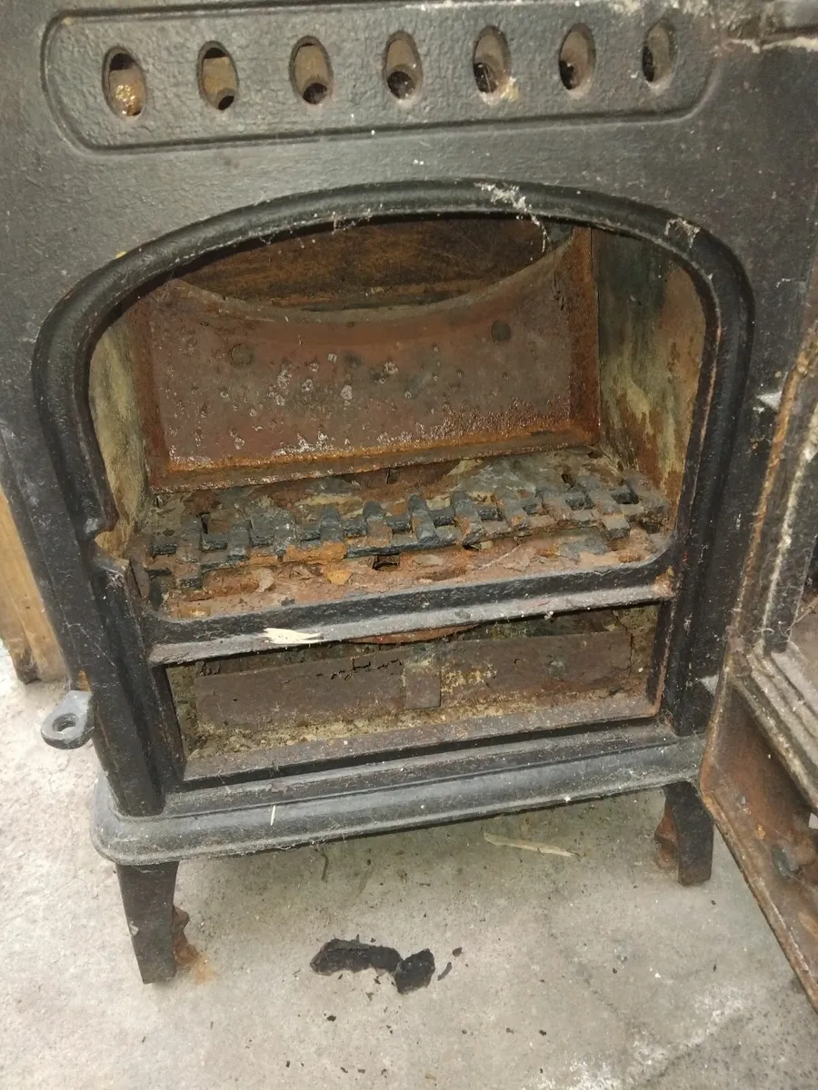 Brid cage & little stove & two pigeon s - Image 3