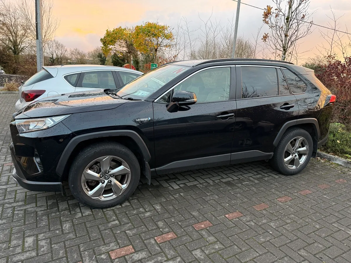 Toyota RAV4 HYBRID SOL BLACK - Image 2