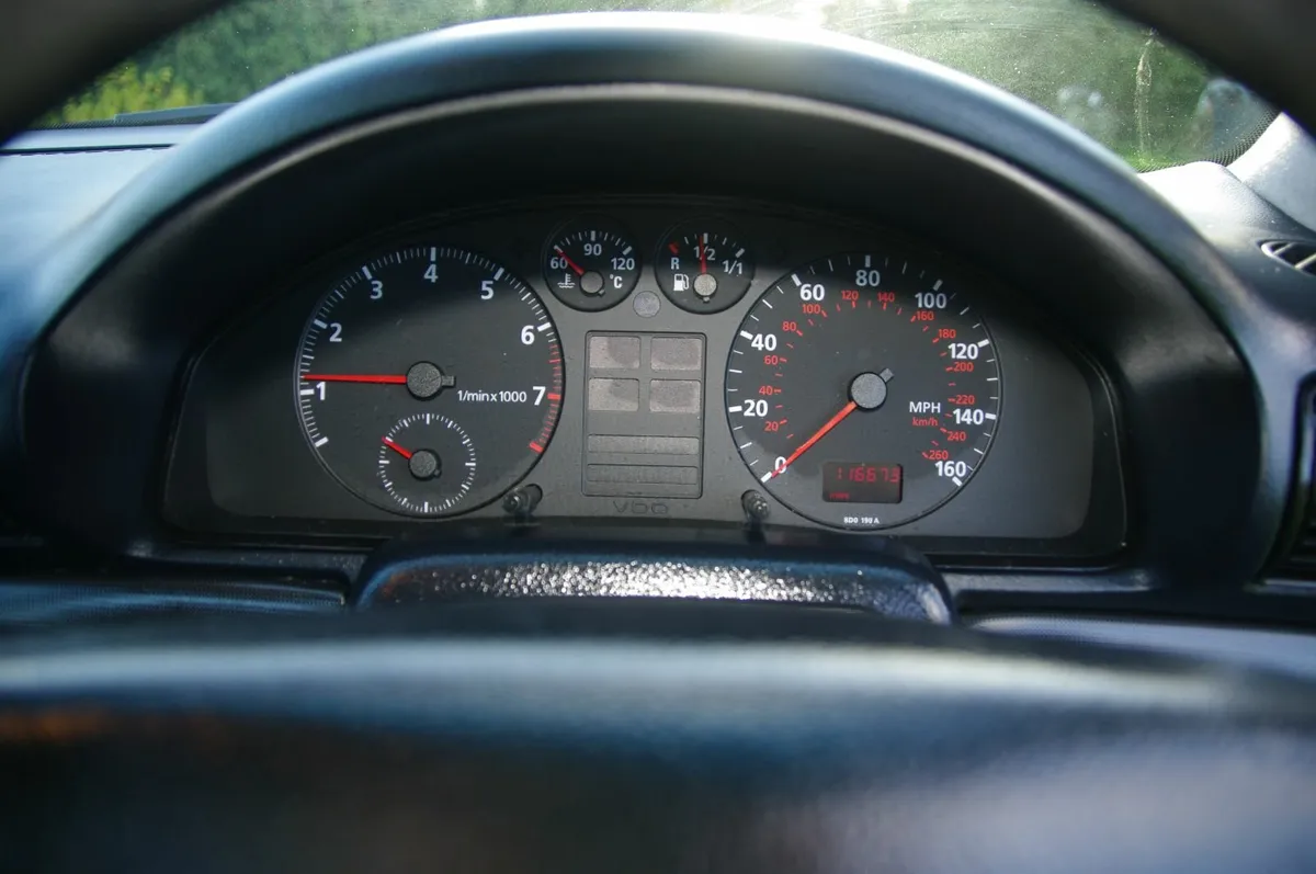 Audi A4 1996 - Image 4