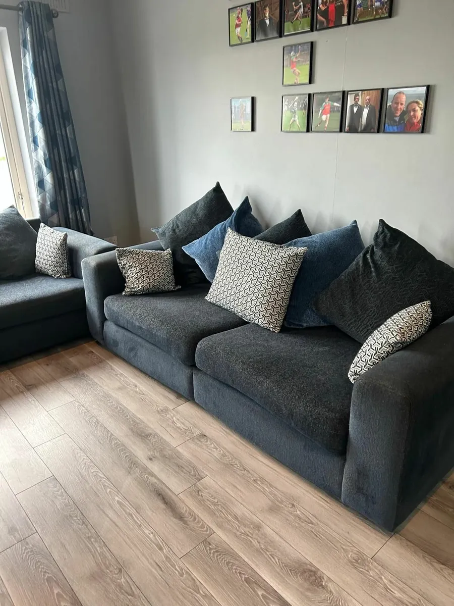 Mega Comfort Navy Couch Set - BARGAIN - Image 2