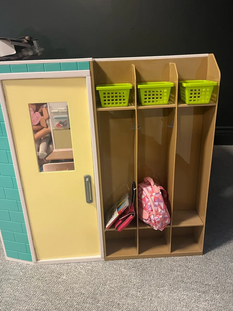 Our generation school and dolls - Image 3