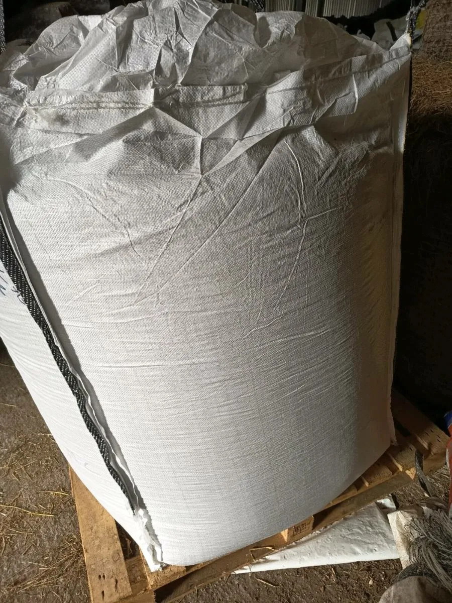 Ton bags and 50kg plastic bags