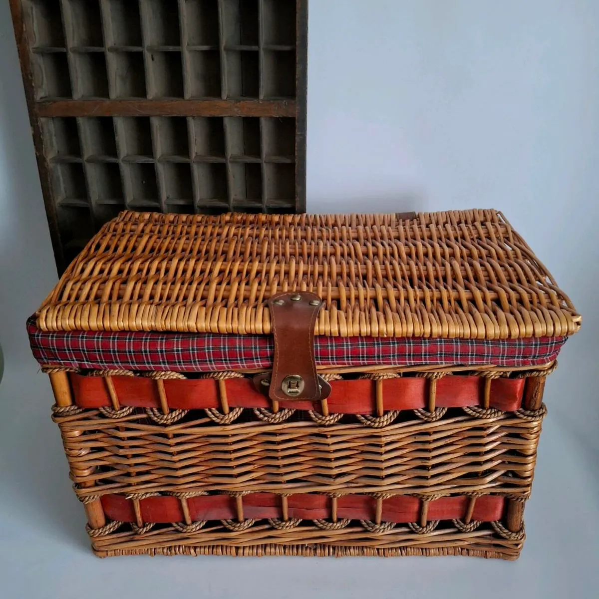 Wicker Woven Picnic Basket - Image 1