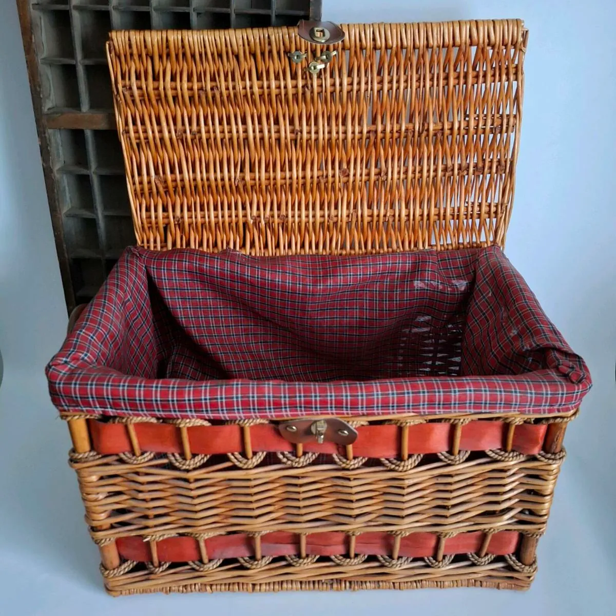 Wicker Woven Picnic Basket - Image 3