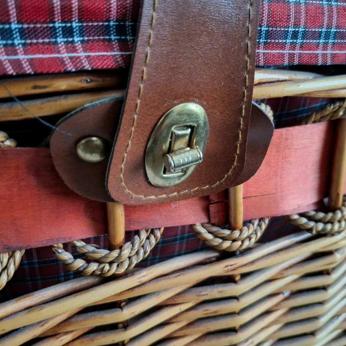 Wicker Woven Picnic Basket - Image 4