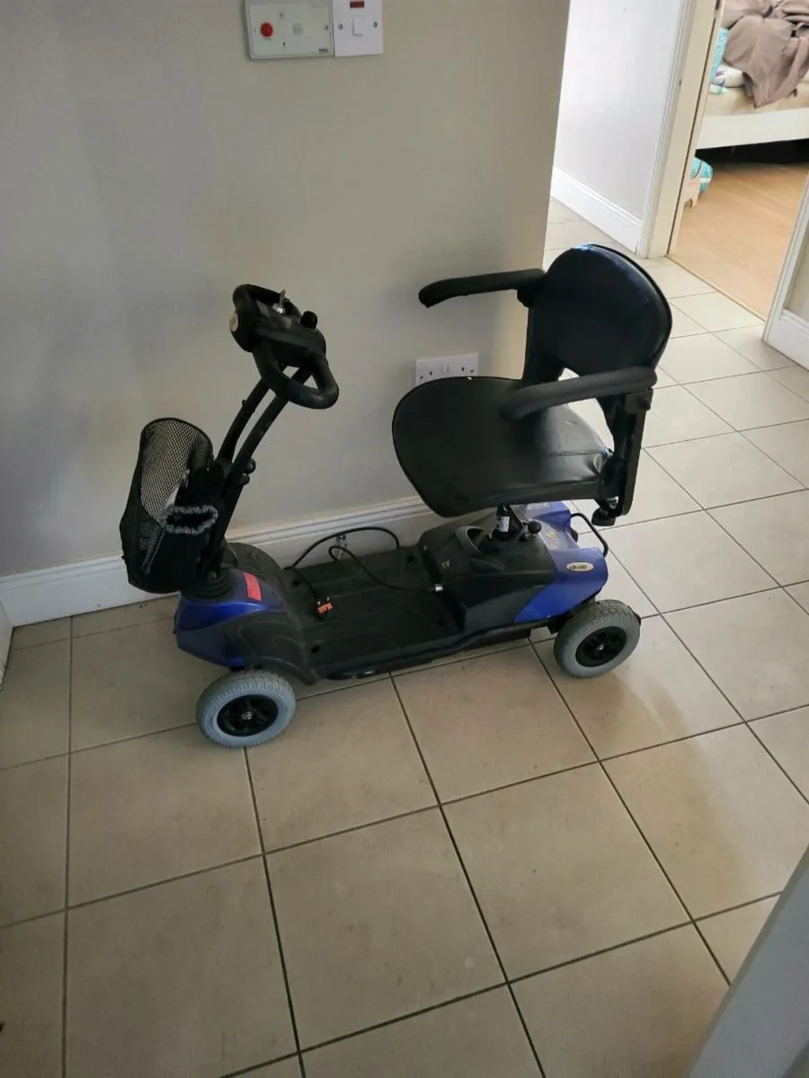 Mobility scooter - Image 1