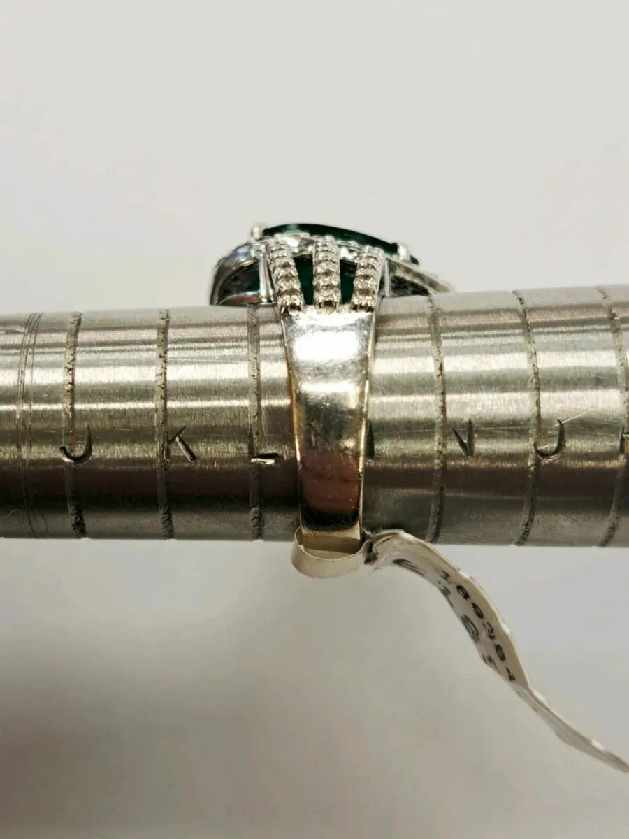 14K Diamond Emerald White Gold Ring 14CT - Image 2