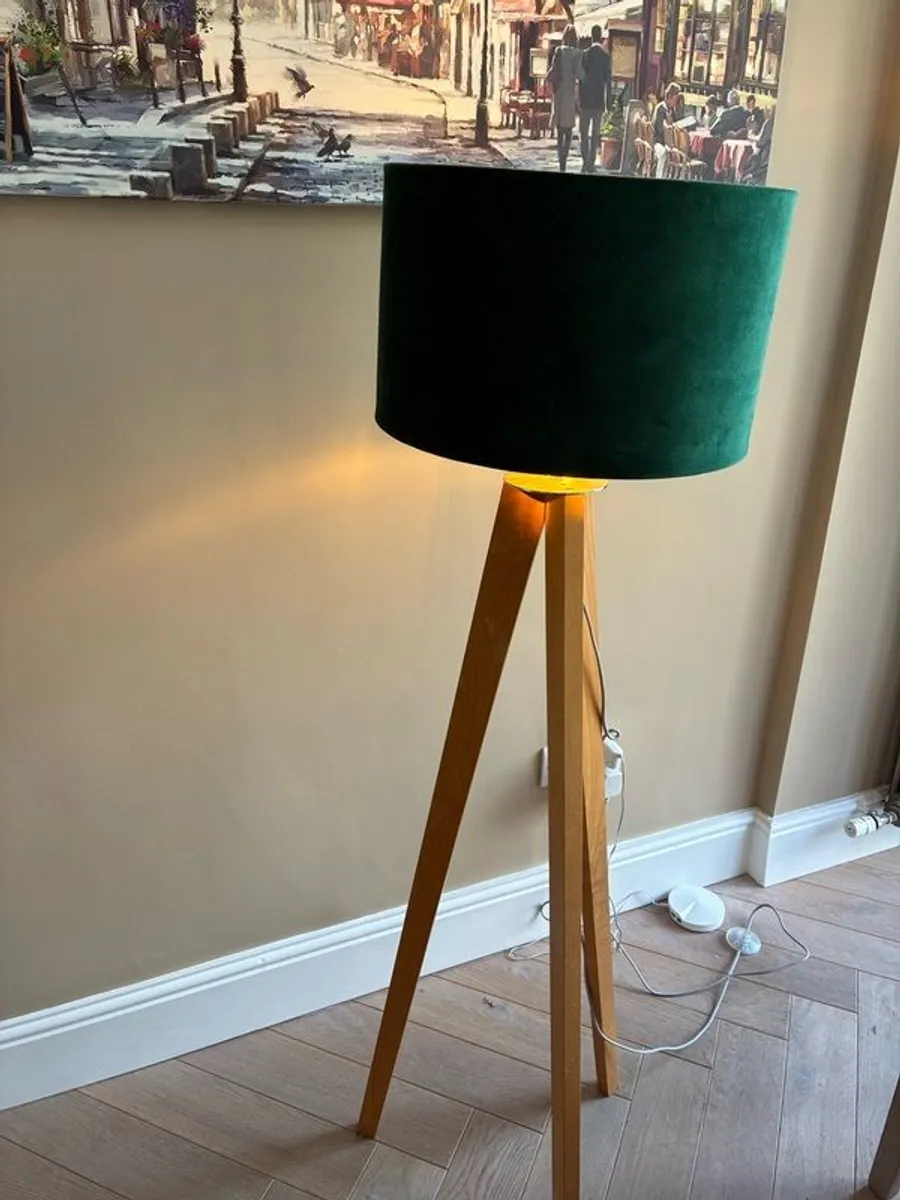 Floor lamp