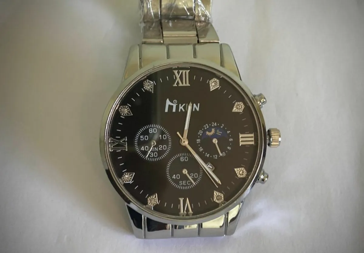 Men’s Silver Stainless Steel Quartz Watch - Image 4