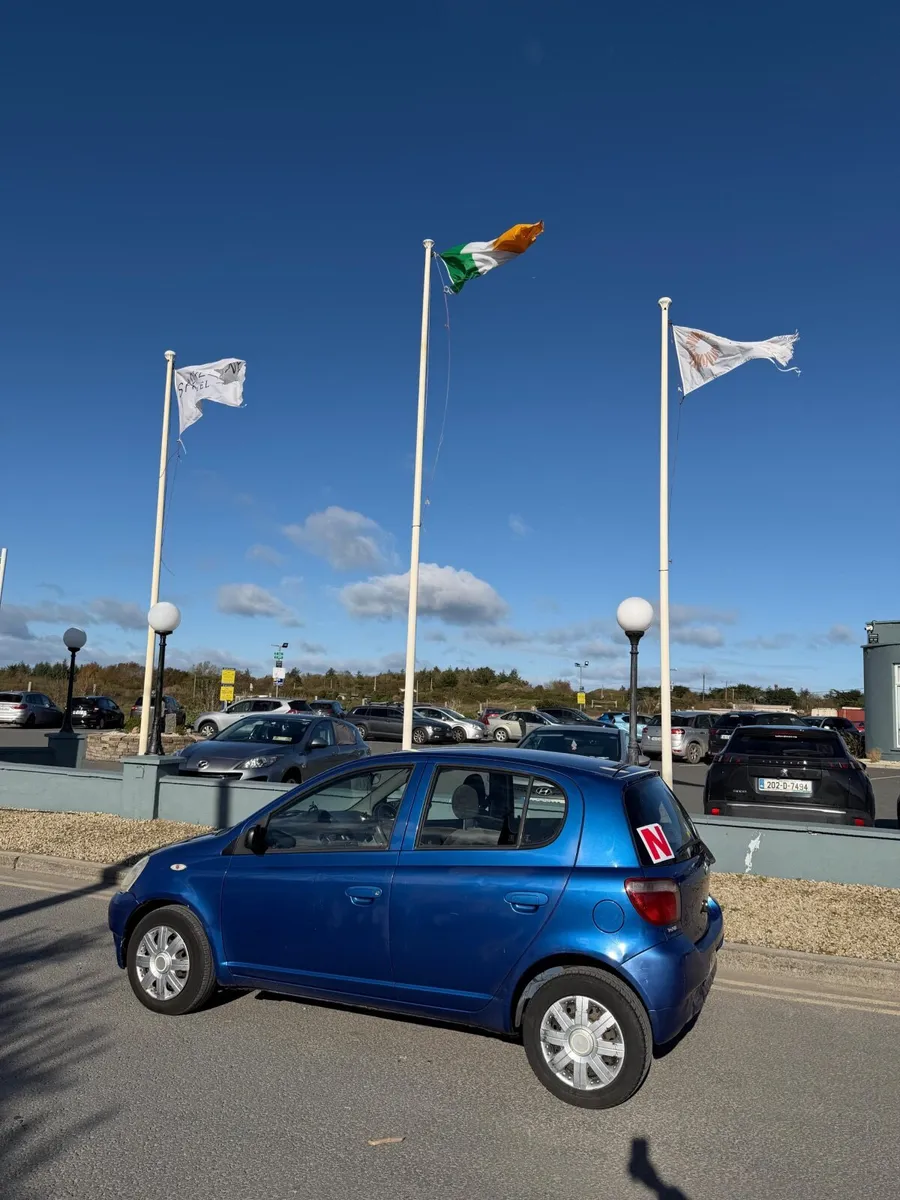Toyota Yaris 2001 AUTOMATIC - Image 3