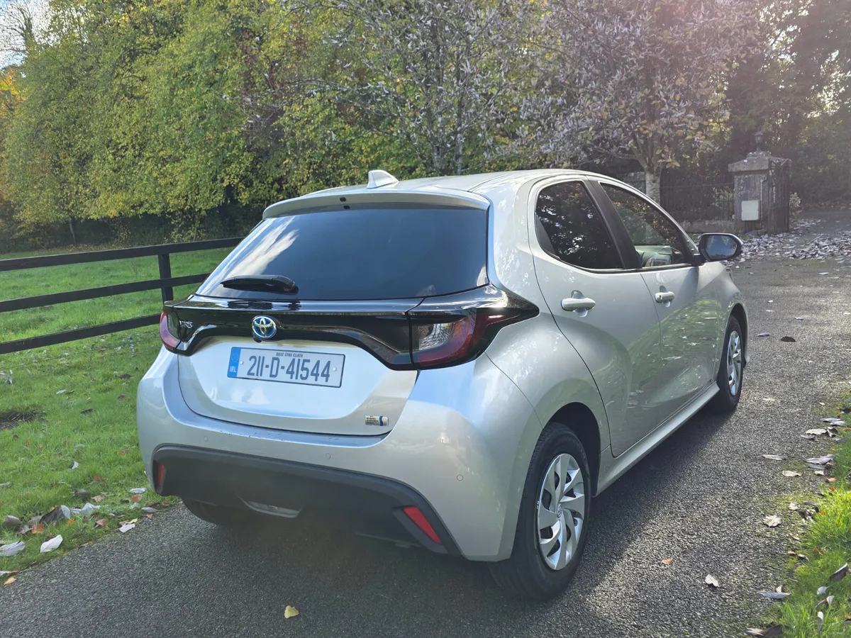21 Toyota Yaris Luna 1.5 hybrid tax and test - Image 3