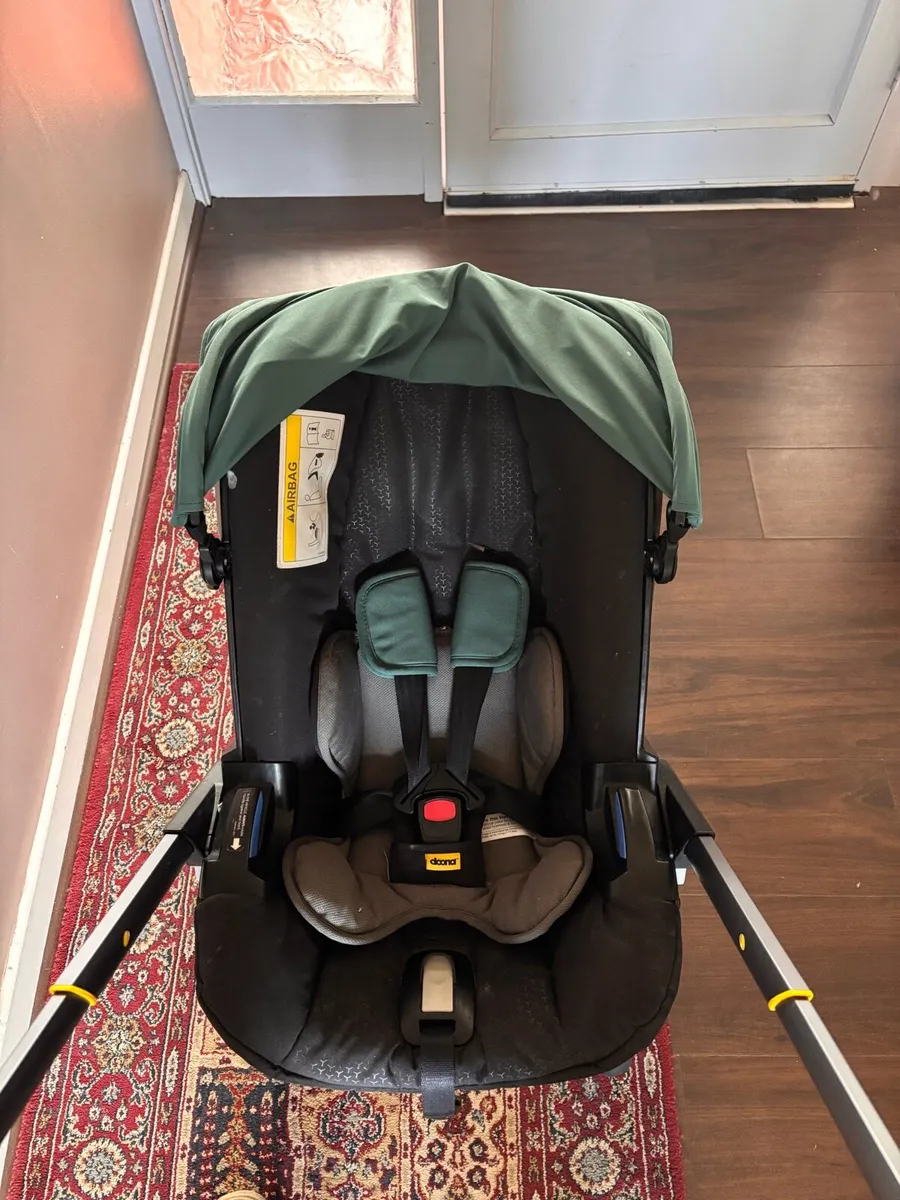 Doona Car Seat Stroller - Image 4