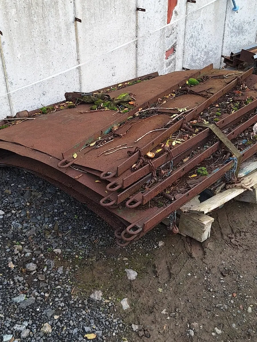 shutter, conc skip,trench box,mortar bin,track pa, - Image 1