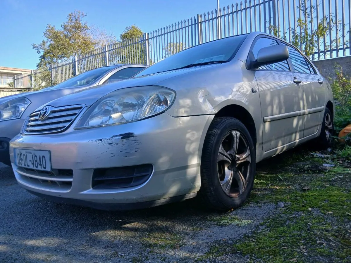 Toyota Corolla braking - Image 1