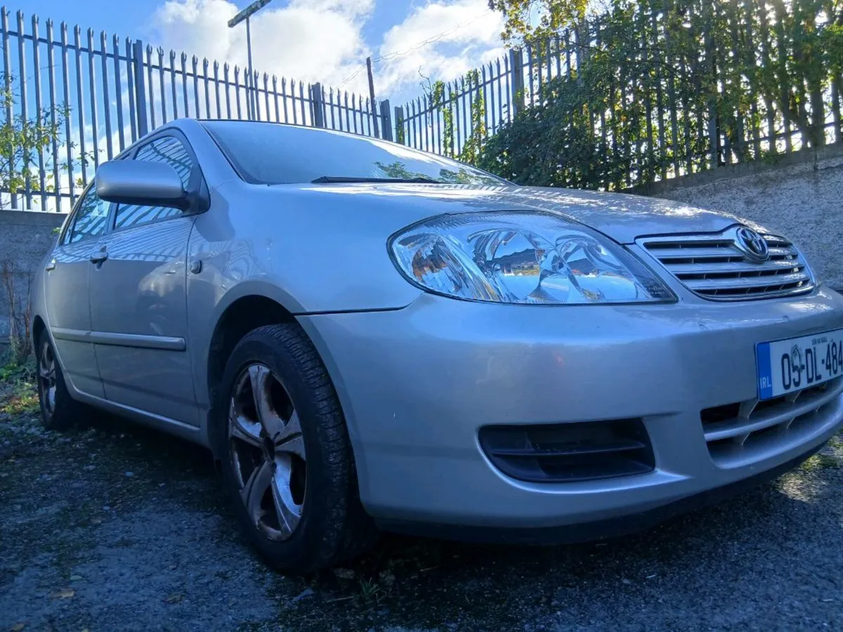 Toyota Corolla braking - Image 2