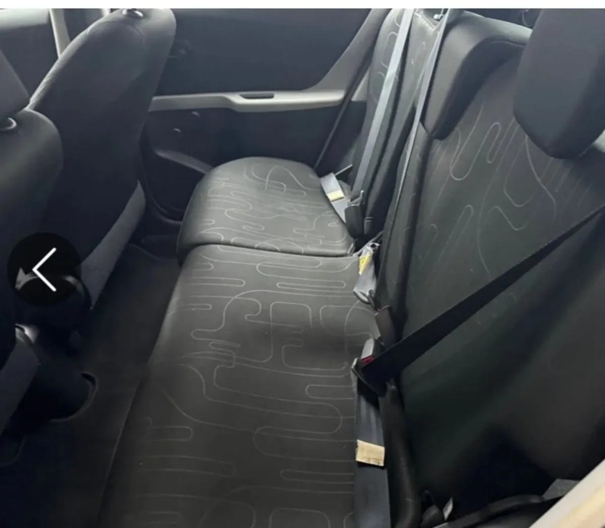 Toyota Yaris 2010 - Image 2