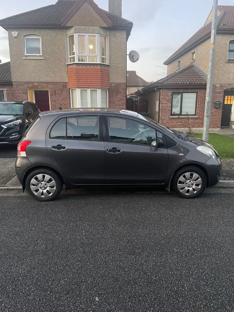 Toyota Yaris 2010 - Image 1