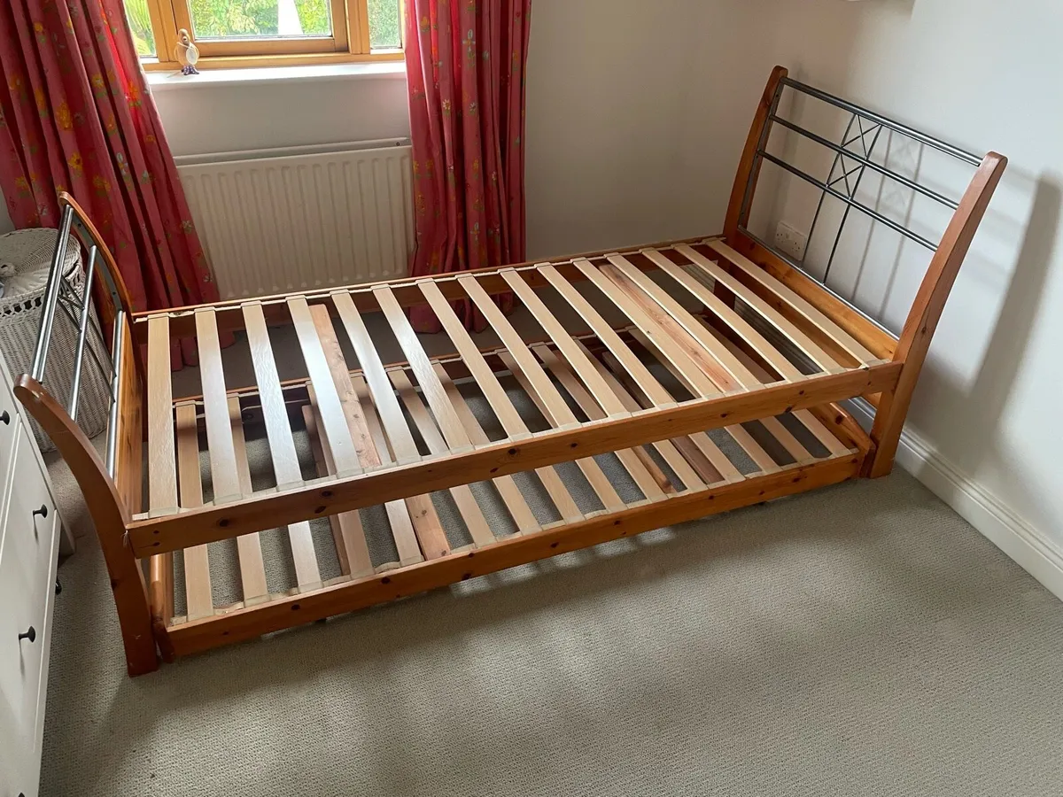Store bed - Image 1