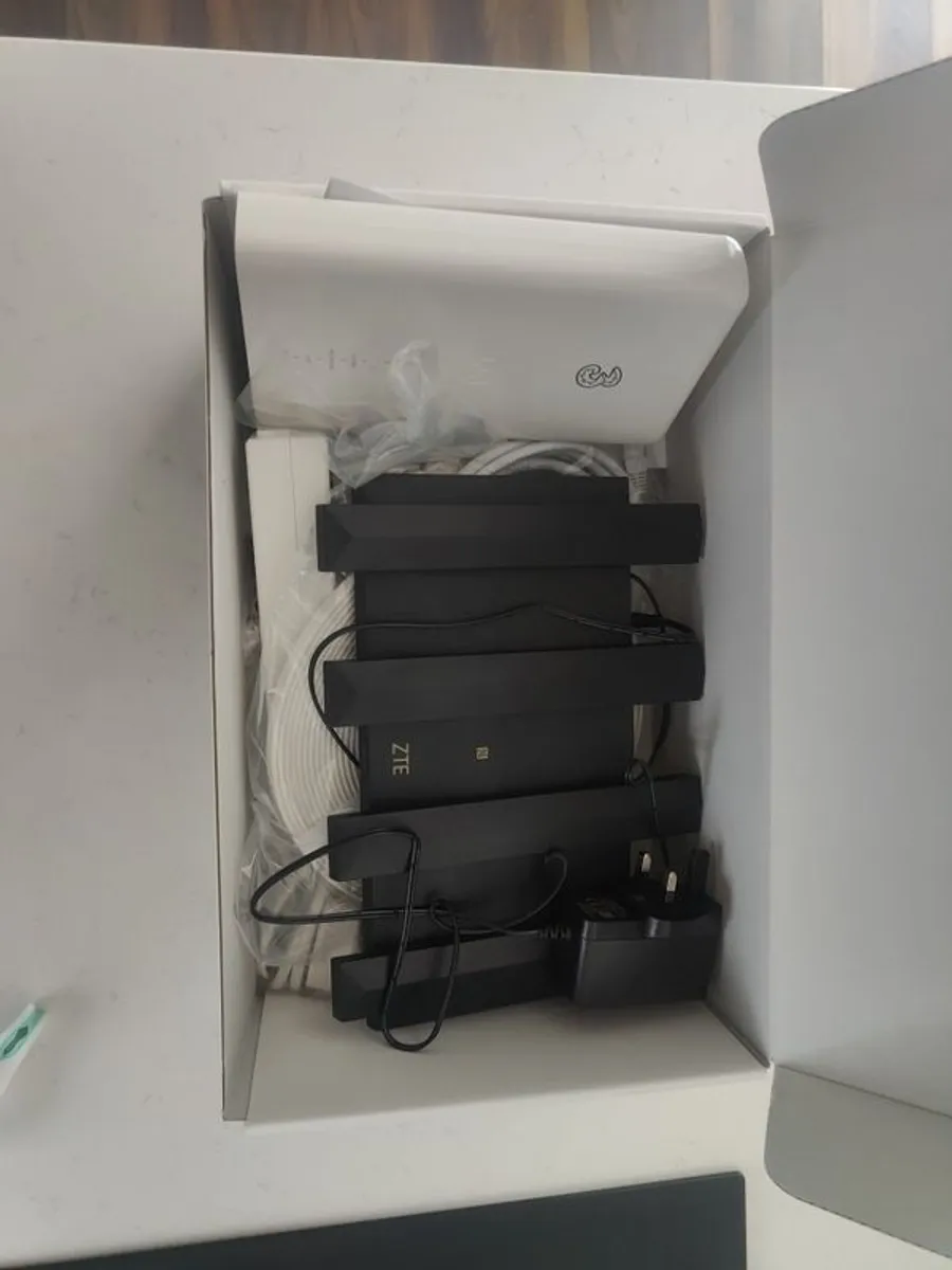 Zte Mc7010 And T3000 Pair Of Routers - Image 3