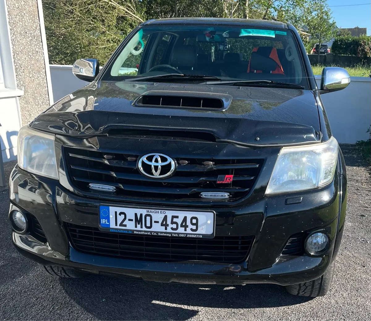 Toyota Hilux Invincible - Image 1
