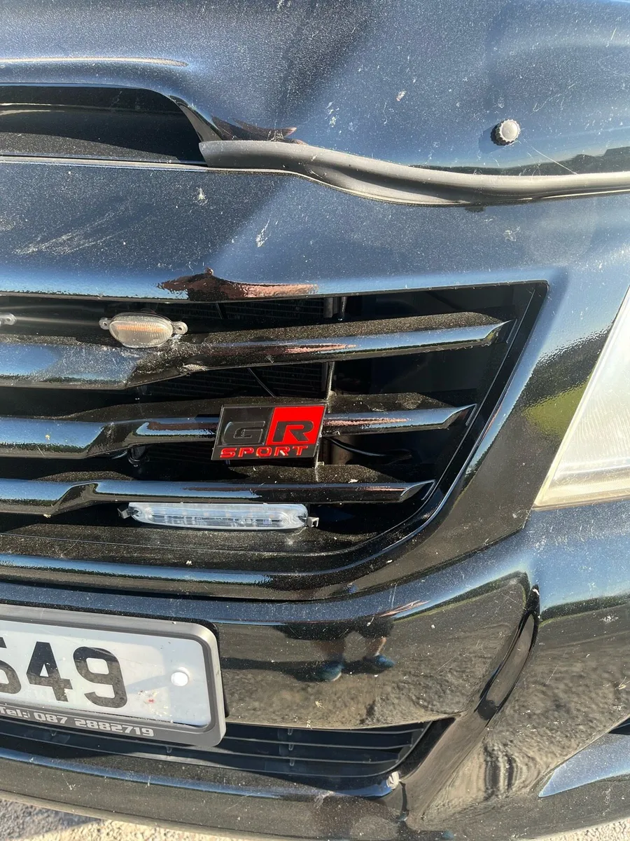 Toyota Hilux Invincible - Image 2