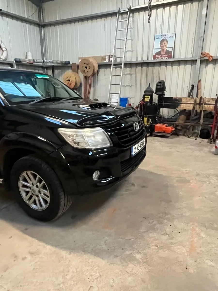 Toyota Hilux Invincible 3.0L D4D - Image 4
