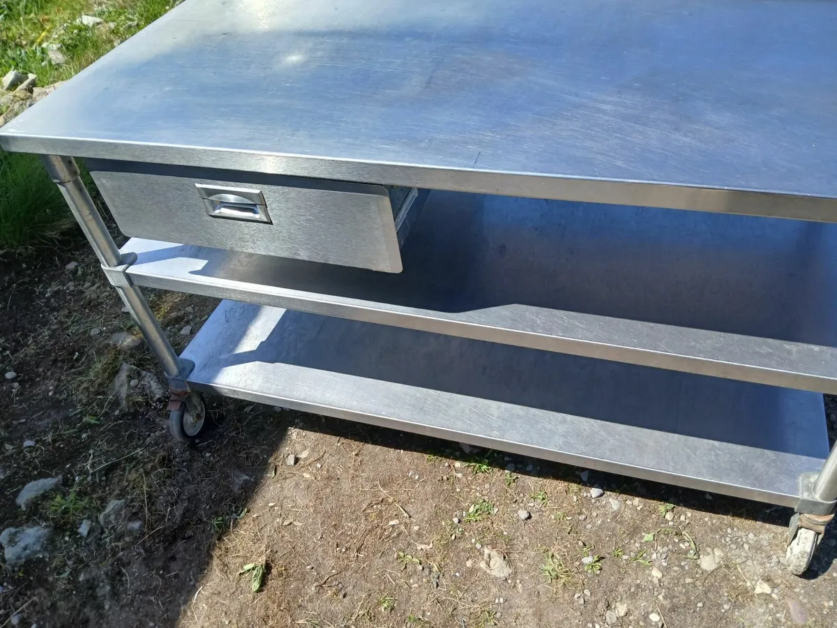 Stainless steel cabbinet /table on wheels .... - Image 2