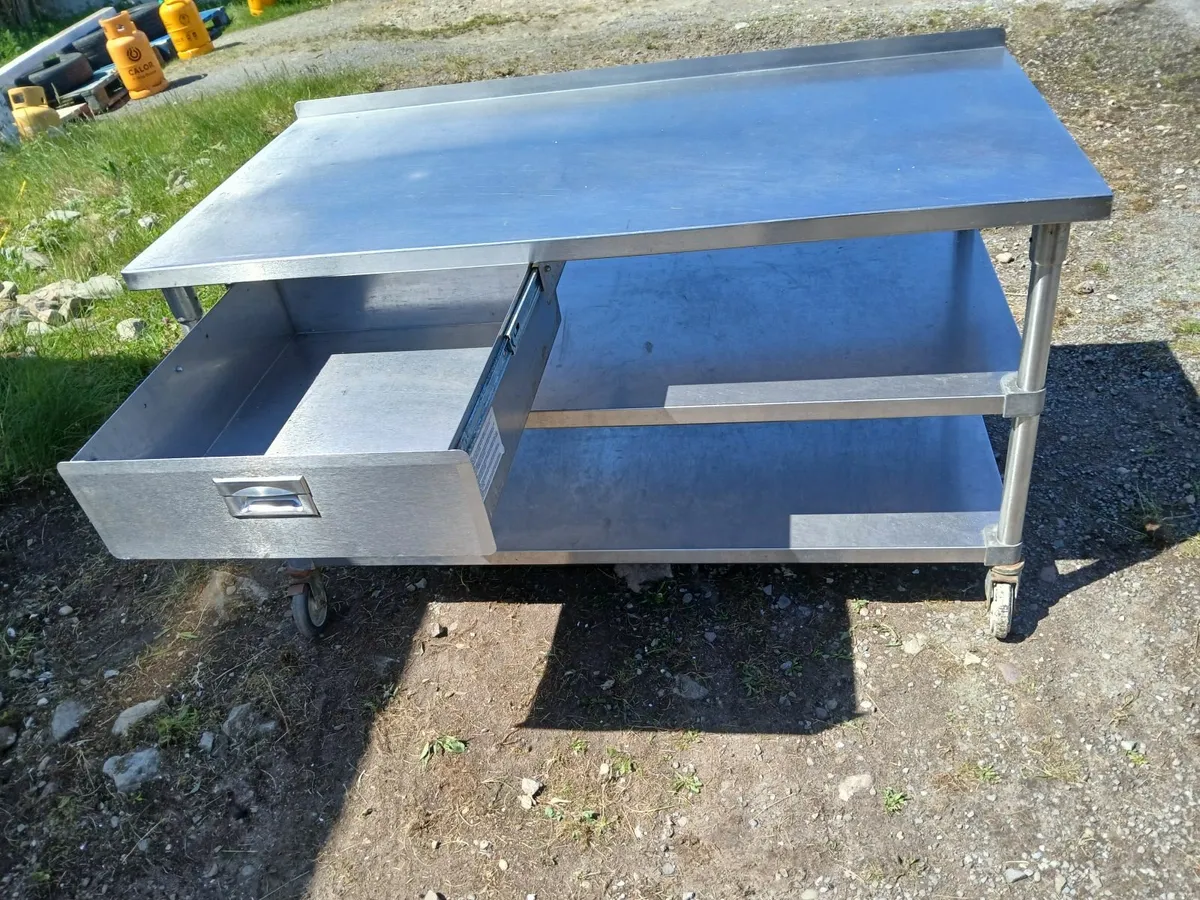 Stainless steel cabbinet /table on wheels .... - Image 3