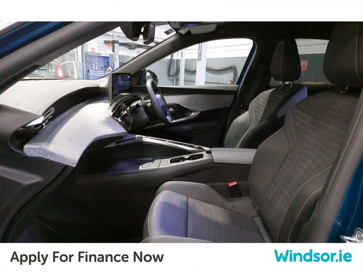 Peugeot 3008 BEV 73kwh 210BHP Allure - Image 4
