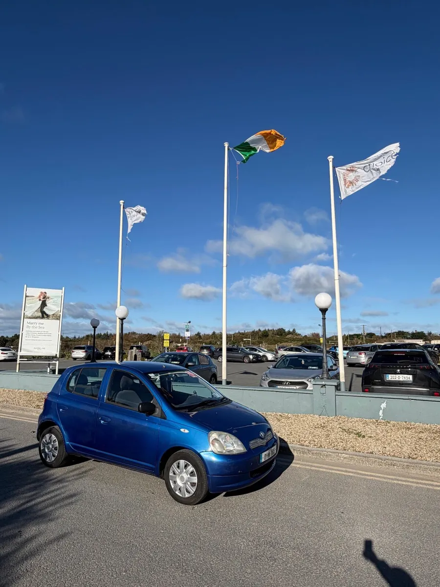Toyota Yaris 2001 AUTOMATIC - Image 1