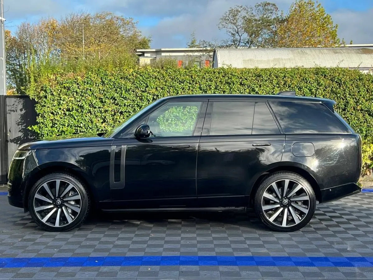 Land Rover Range Rover P460e 3.0 HYBRID // PANORAM - Image 4