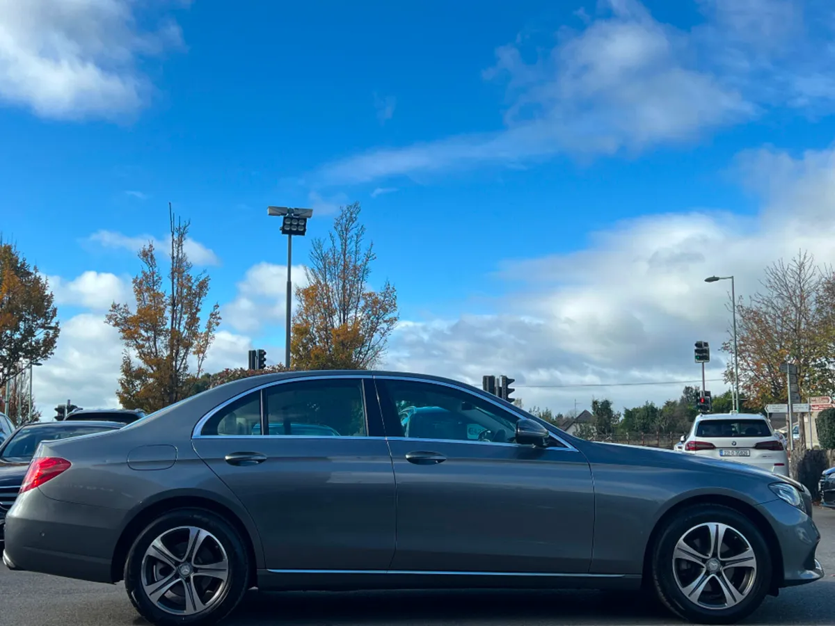 Mercedes-Benz E-Class E200D AVANTGARDE AUTO 4DR *O - Image 4