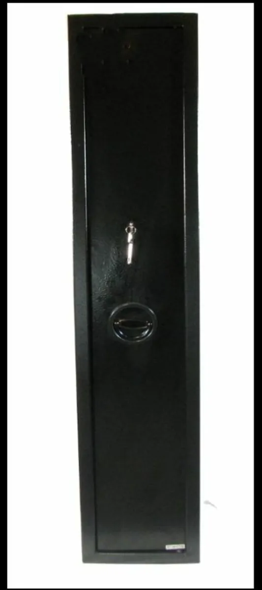 GS2 Gun Safe (for 3 rifles with scopes) NEW - Image 1