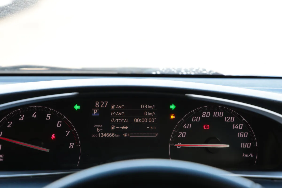 TOYOTA SIENTA 2016 SILVER 7 SEATER - Image 13