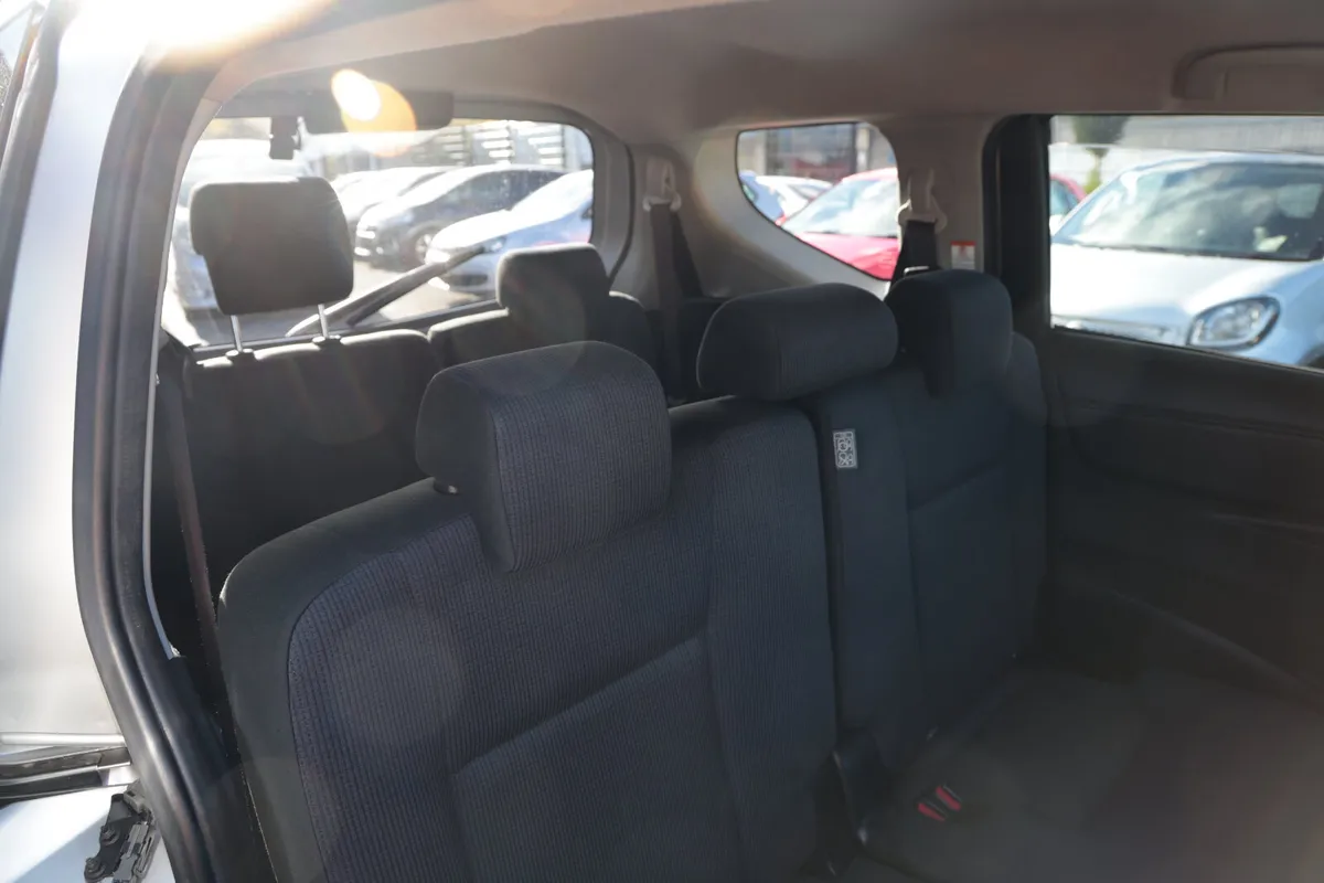 TOYOTA SIENTA 2016 SILVER 7 SEATER - Image 8