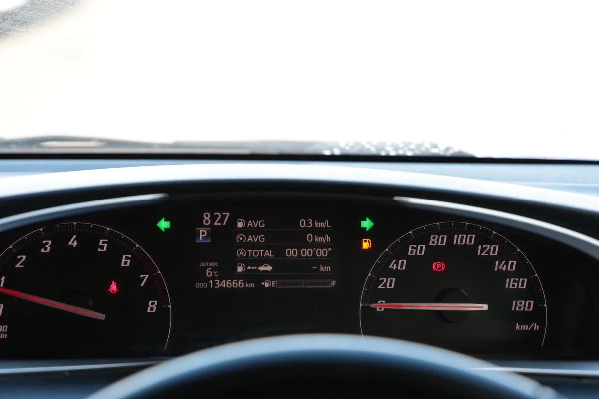 TOYOTA SIENTA 2016 SILVER 7 SEATER - Image 12