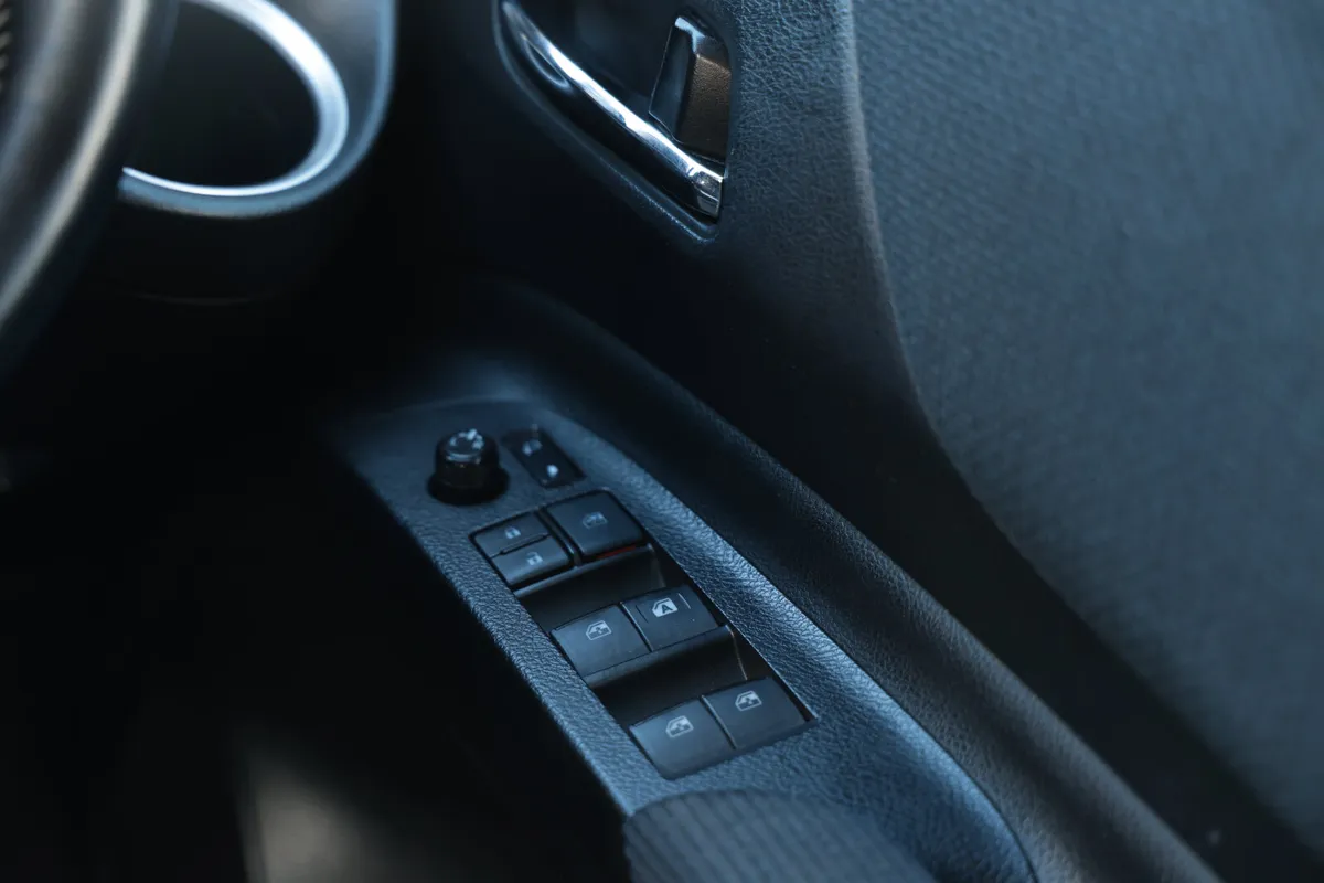 TOYOTA SIENTA 2016 SILVER 7 SEATER - Image 16