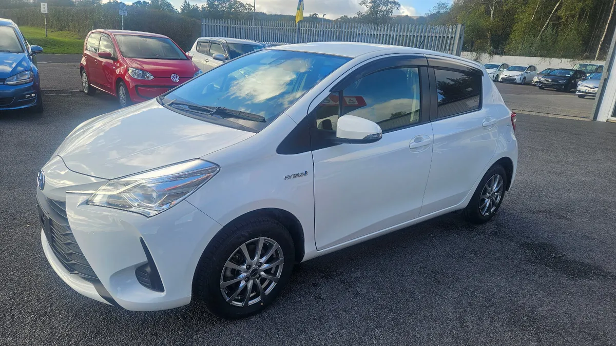 2017-1 Toyota Yaris - Image 3