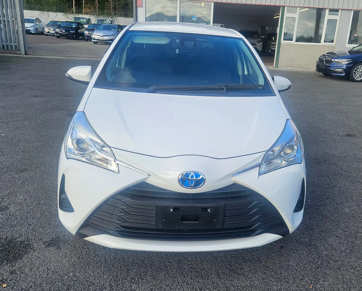 2017-1 Toyota Yaris - Image 2
