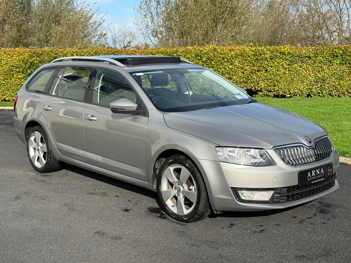 2015 Skoda Octavia Estate Elegance Pan Roof - Image 3