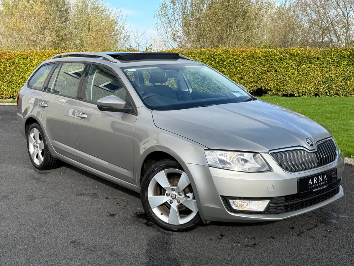 2015 Skoda Octavia Estate Elegance Pan Roof - Image 1