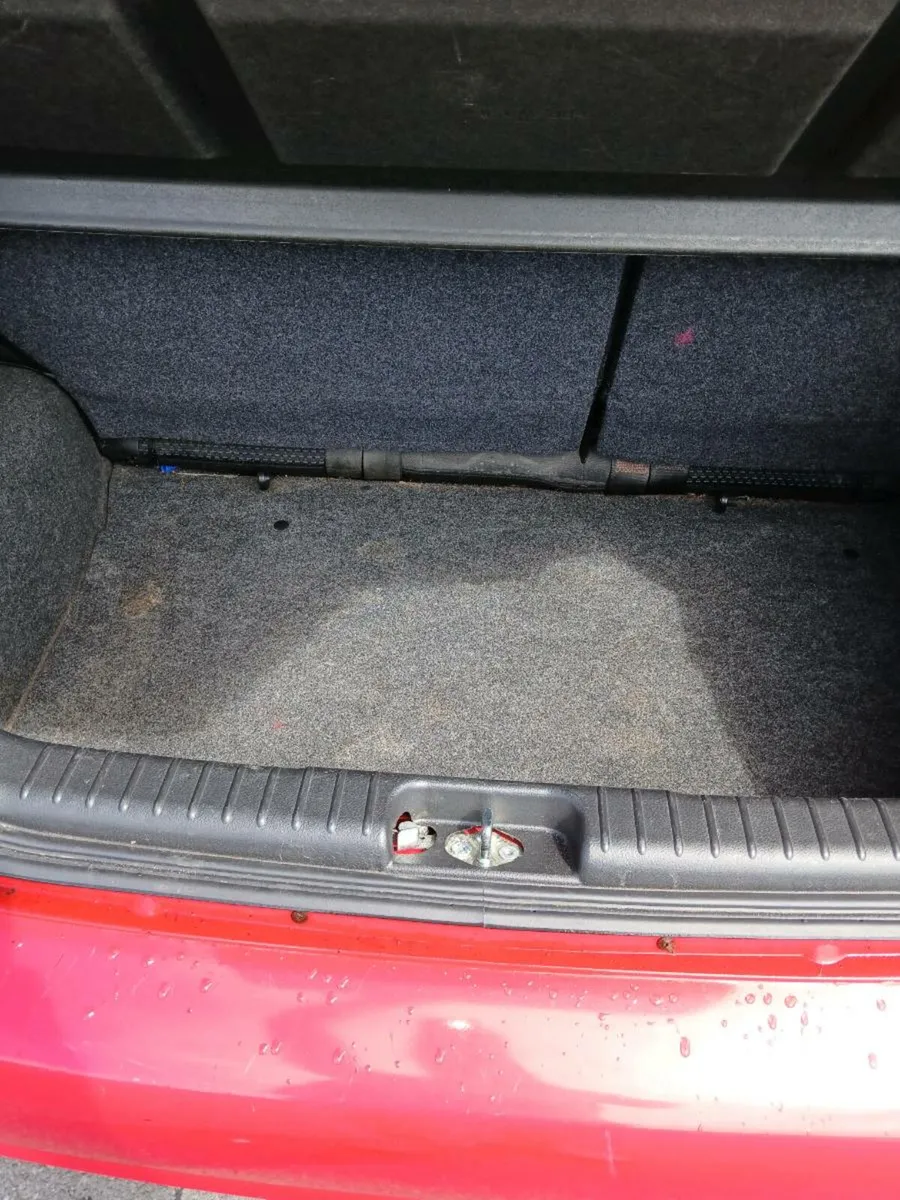 Car - Image 4