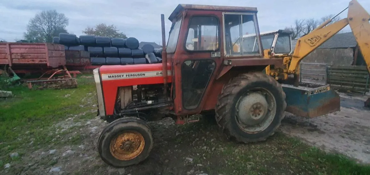 Massey Ferguson 240 - Image 1