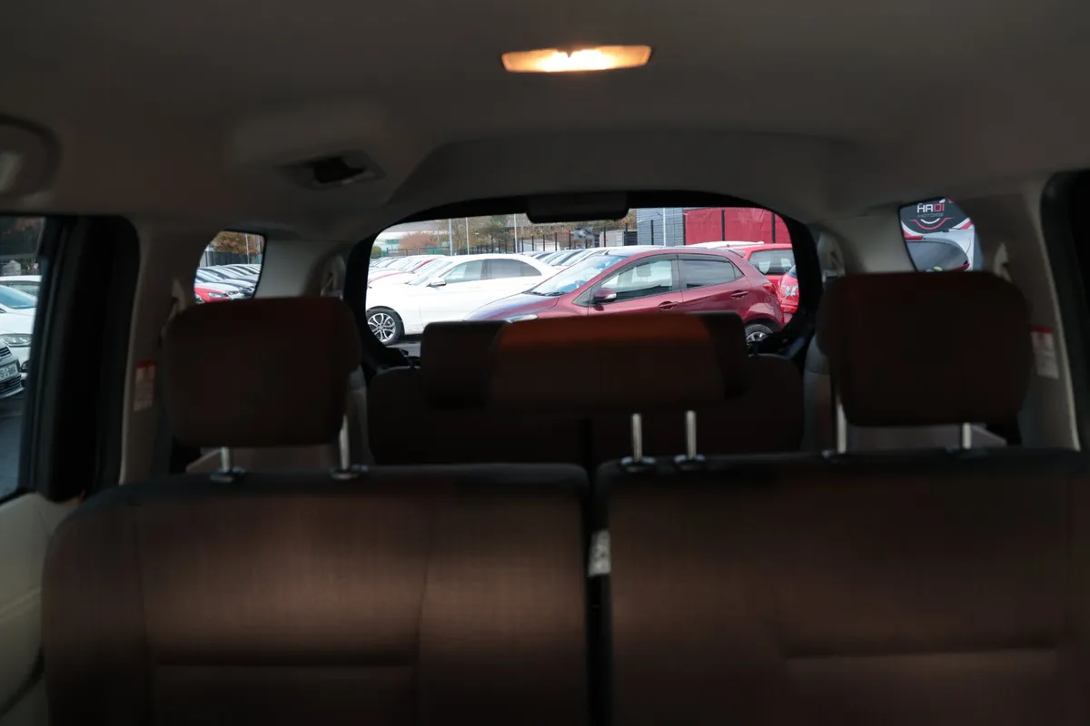 TOYOTA SIENTA 2017 BLACK HYBRID - Image 13