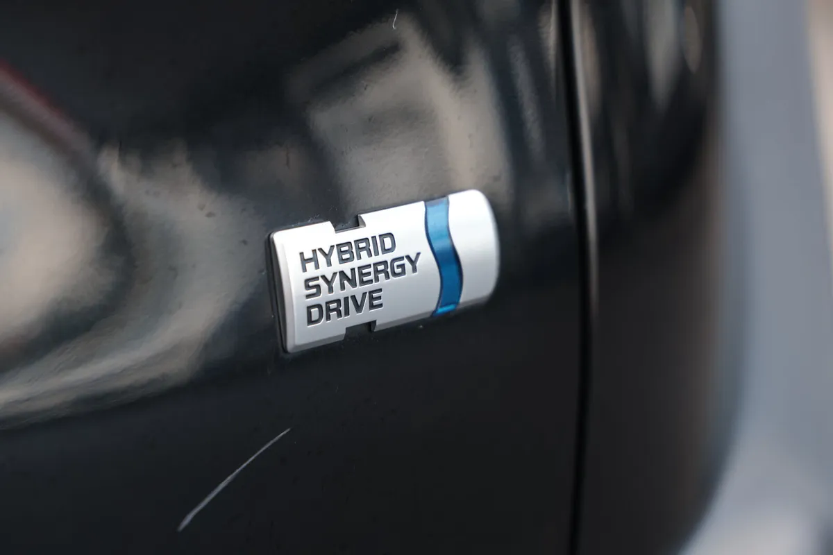 TOYOTA SIENTA 2017 BLACK HYBRID - Image 6