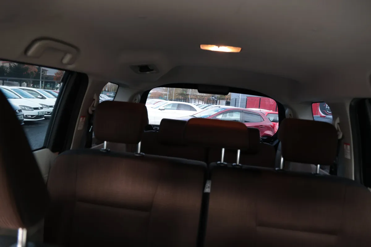 TOYOTA SIENTA 2017 BLACK HYBRID - Image 16