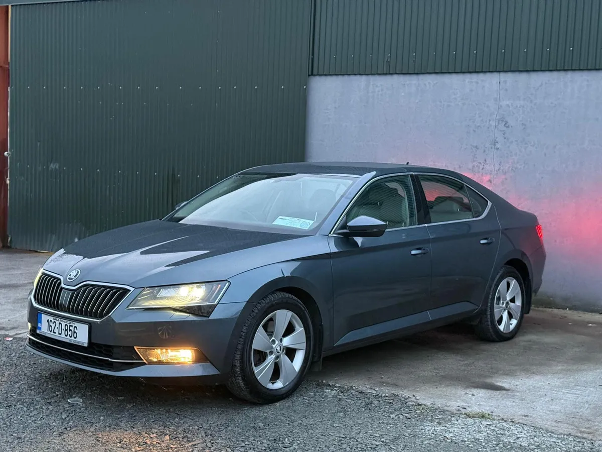 162 Skoda Superb  diesel automatic - Image 4