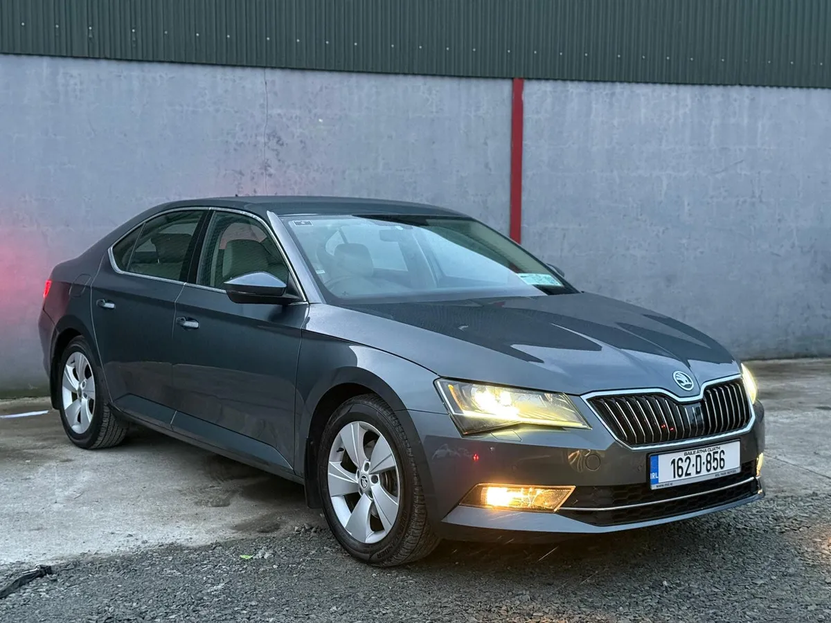 162 Skoda Superb  diesel automatic - Image 1