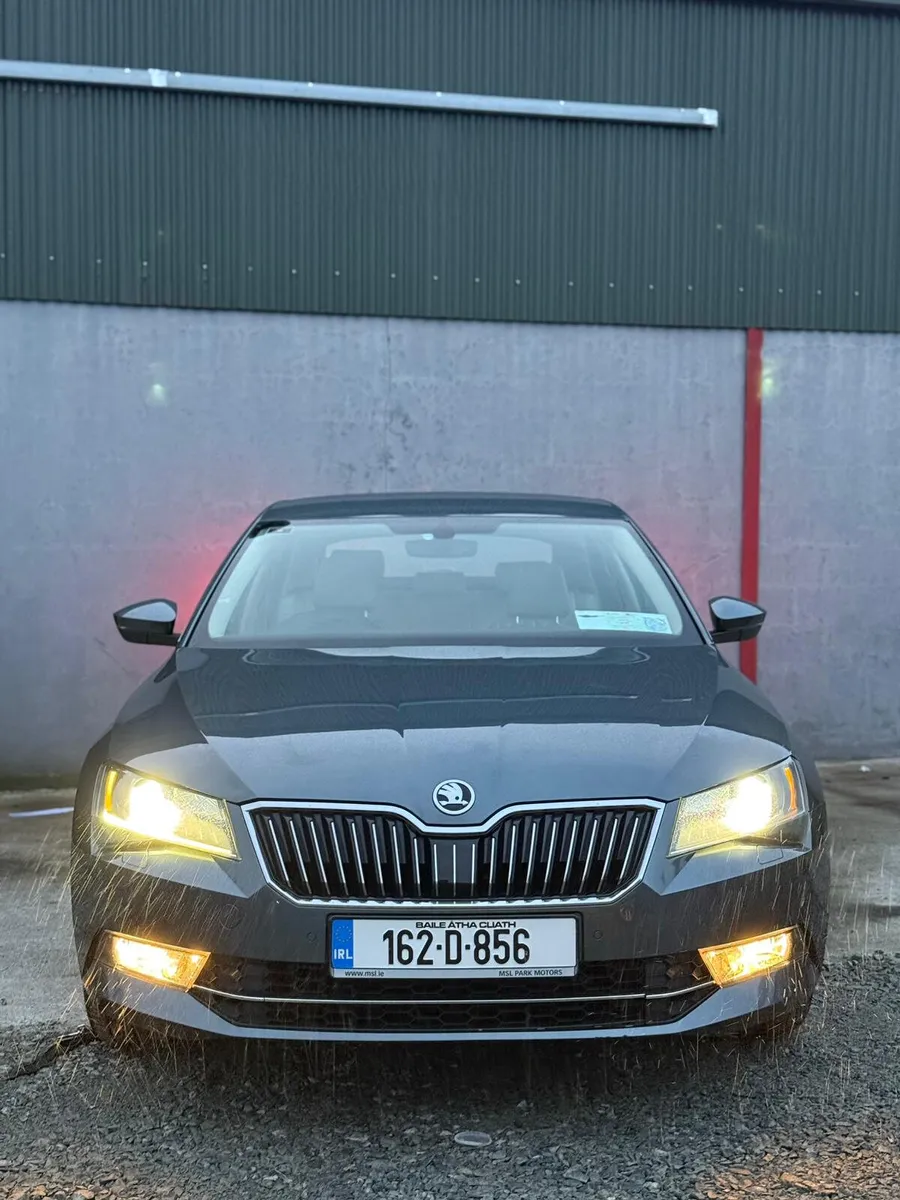 162 Skoda Superb  diesel automatic - Image 3